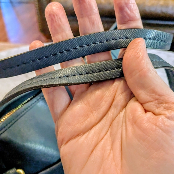 Coach Dark Blue Peyton Leather Shoulder Bag with Gold Hardware - Picture 5 of 9